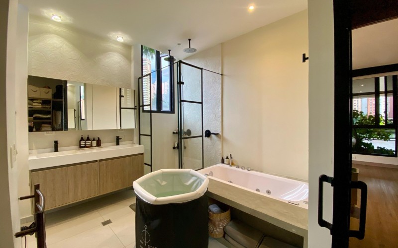 Exclusive Luxury Apartment in Medellín | 242m² | Balcony and Private Elevator