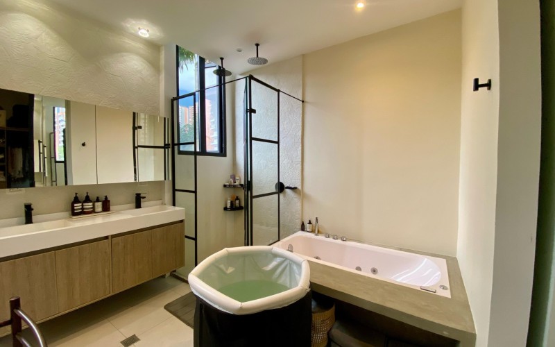 Exclusive Luxury Apartment in Medellín | 242m² | Balcony and Private Elevator