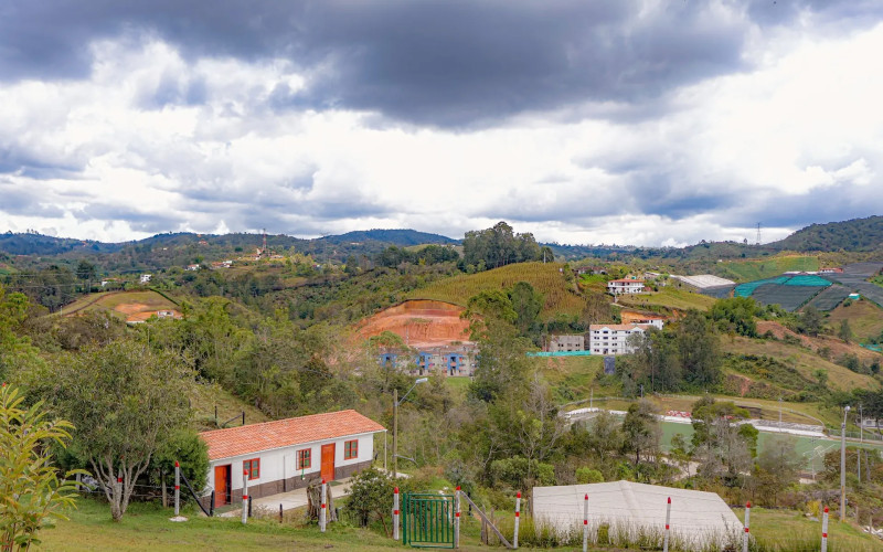Casa - Lote en Venta
