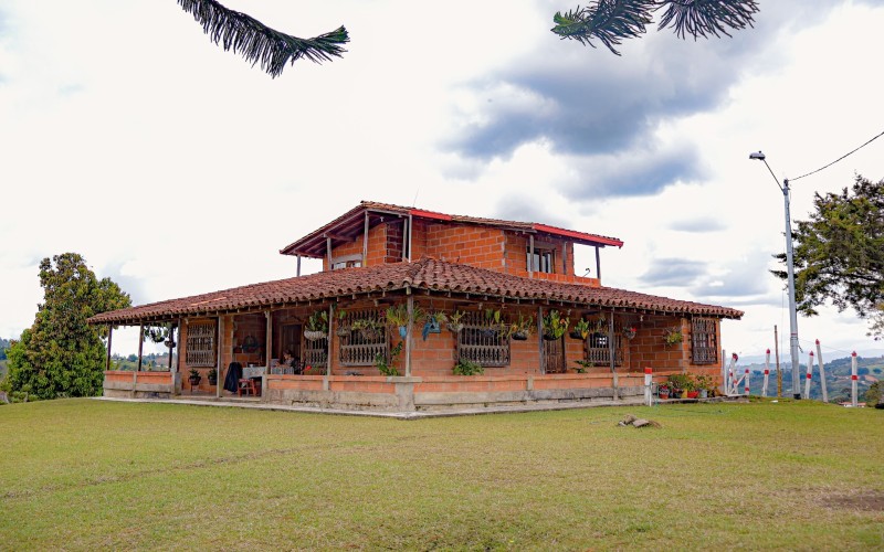 Casa - Lote en Venta