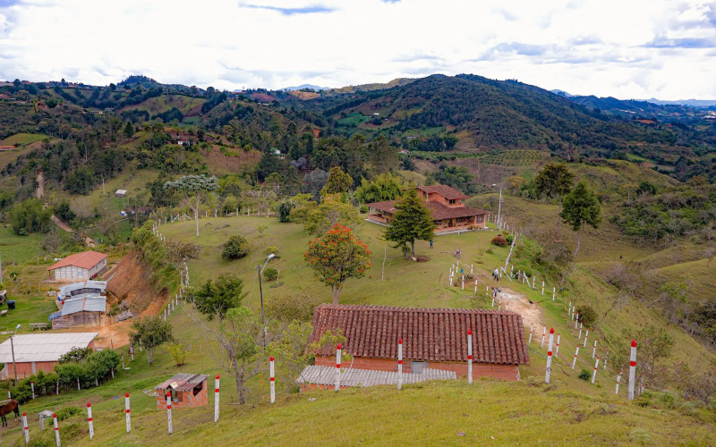 Casa - Lote en Venta