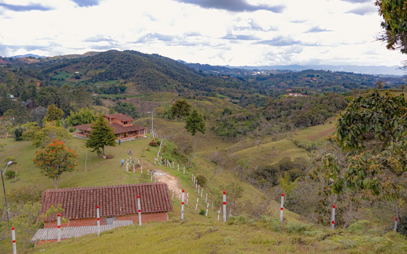 Casa - Lote en Venta