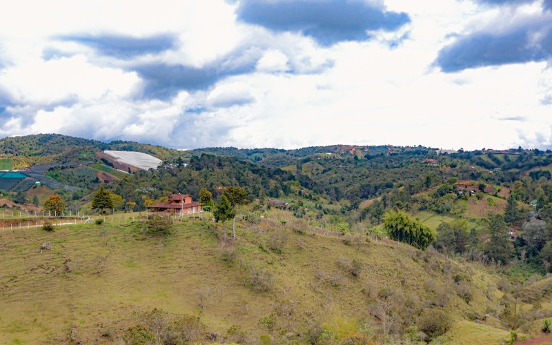 Casa - Lote en Venta