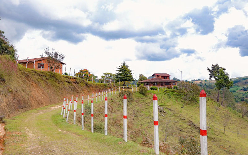 Casa - Lote en Venta