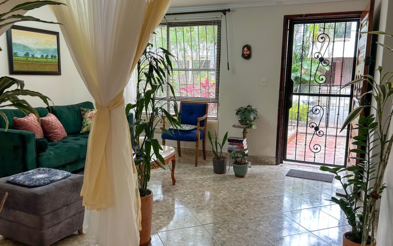 Casa amplia en Belén Alameda