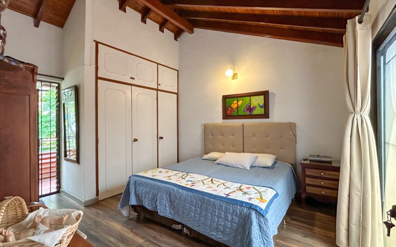 Casa amplia en Belén Alameda