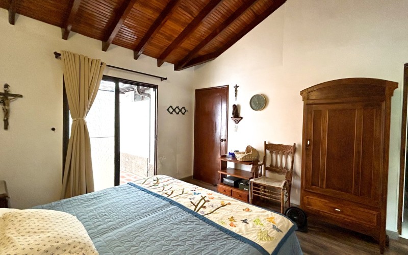 Casa amplia en Belén Alameda