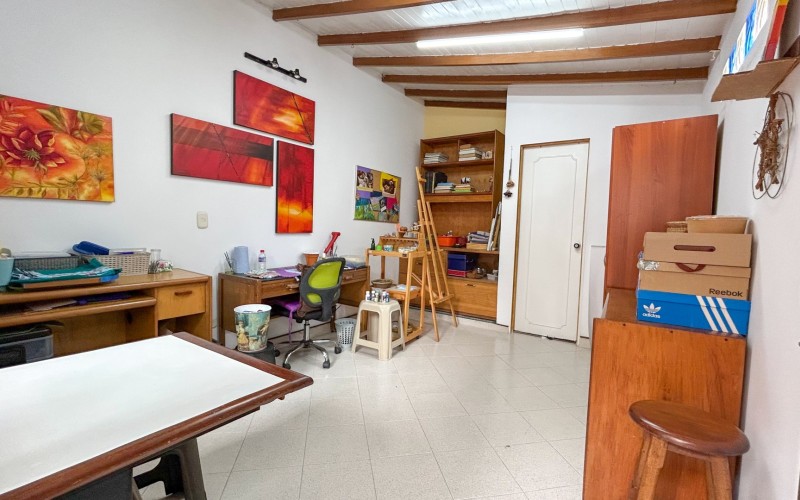 Casa amplia en Belén Alameda