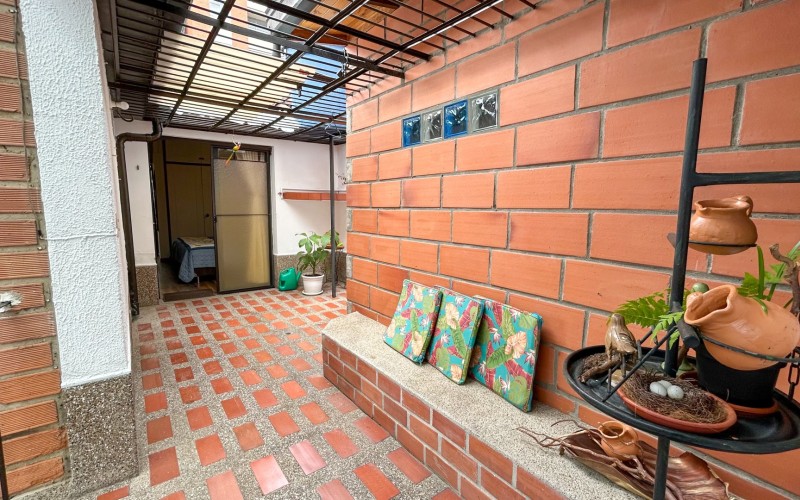 Casa amplia en Belén Alameda