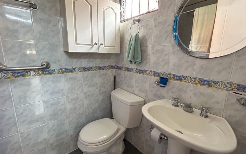 Casa amplia en Belén Alameda