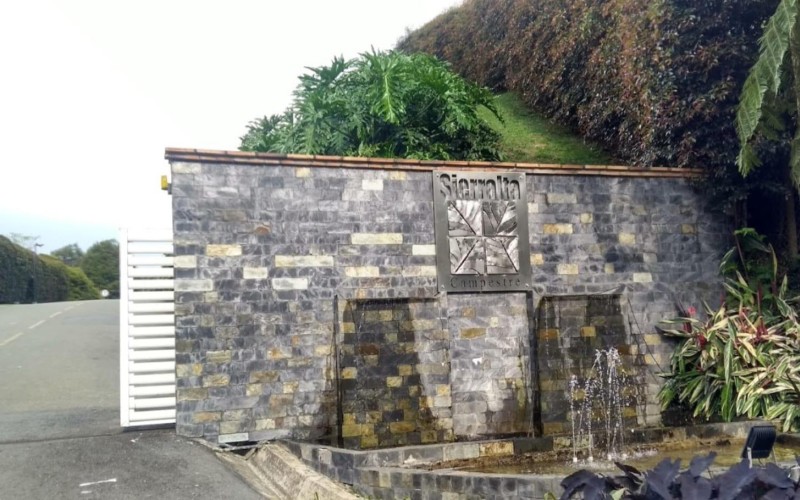 Lote Country en Sierra Alta, El Retiro – 3,800 m² Oportunidad Única