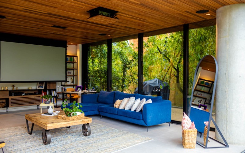 Luxury Living: Stunning Medellín Apartment Awaits