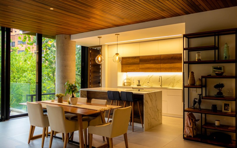 Luxury Living: Stunning Medellín Apartment Awaits