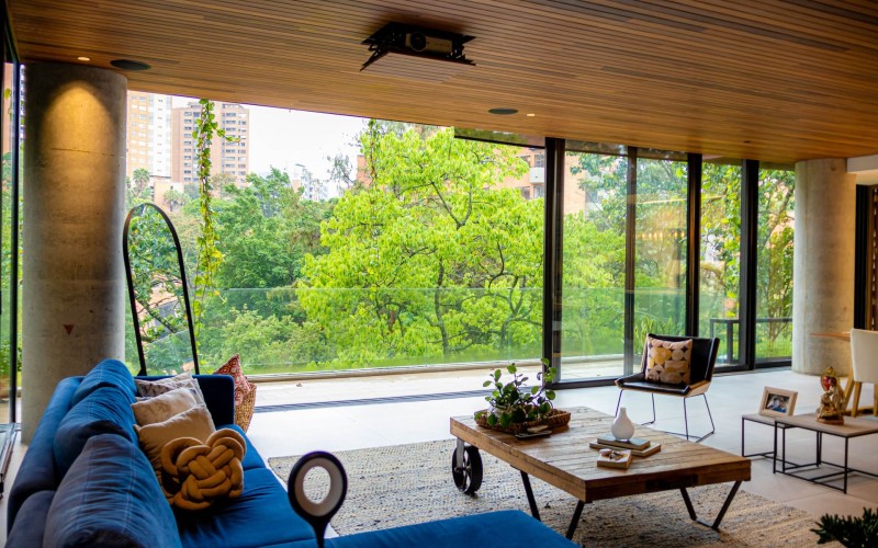 Luxury Living: Stunning Medellín Apartment Awaits