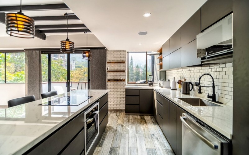 Poblado Penthouse: Real Confort Living Awaits You