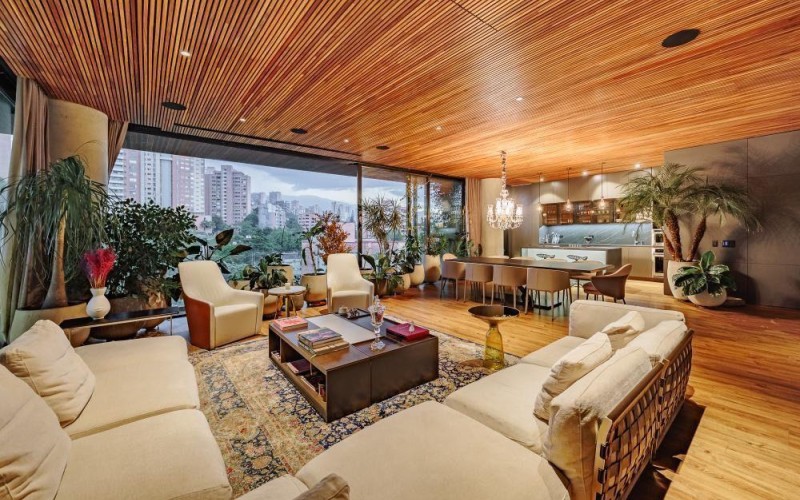 Luxury Apartment in El Poblado near Provenza – 240 m², Exclusive Design & Rooftop with Jacuzzi