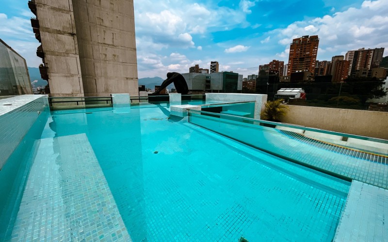 Edificio de 9 pisos en venta ideal para Airbnb o hotel boutique en Poblado Medellín
