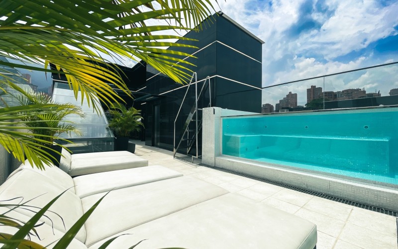 Edificio de 9 pisos en venta ideal para Airbnb o hotel boutique en Poblado Medellín