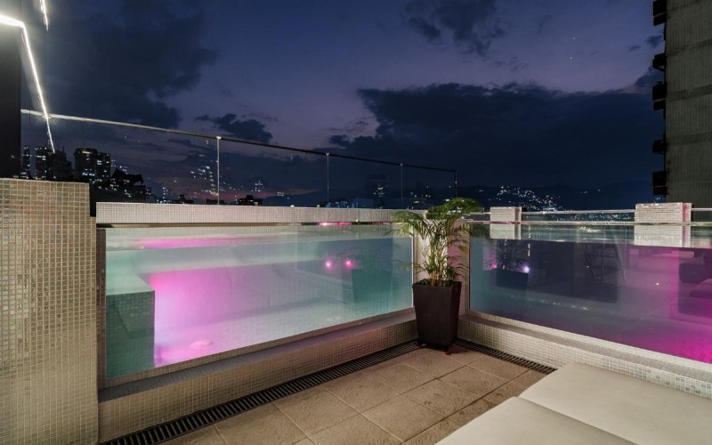 Edificio de 9 pisos en venta ideal para Airbnb o hotel boutique en Poblado Medellín