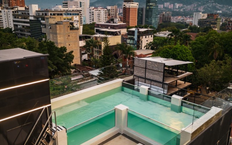 Edificio de 9 pisos en venta ideal para Airbnb o hotel boutique en Poblado Medellín