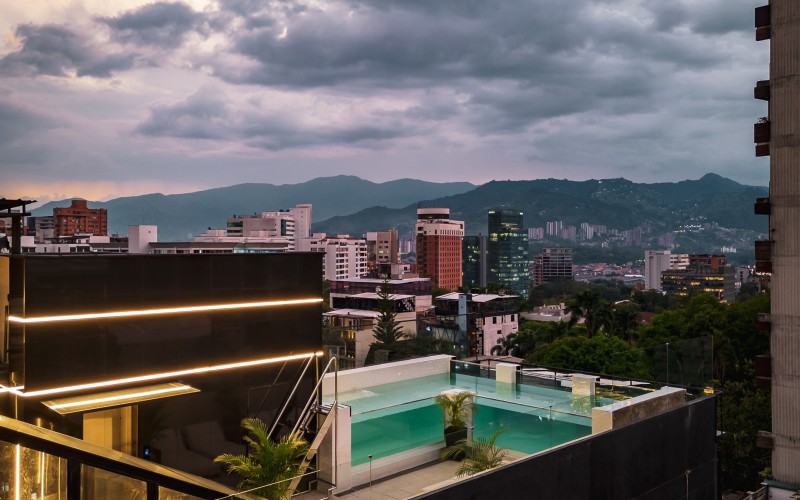 Edificio de 9 pisos en venta ideal para Airbnb o hotel boutique en Poblado Medellín