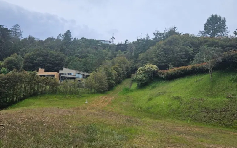 Country Lot in Sierra Alta, El Retiro – 3,800 m² Unique Opportunity