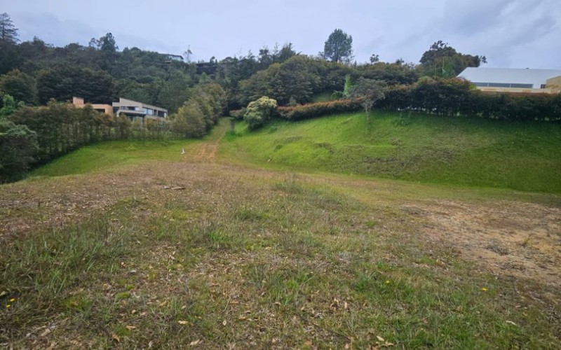 Lote Country en Sierra Alta, El Retiro – 3,800 m² Oportunidad Única