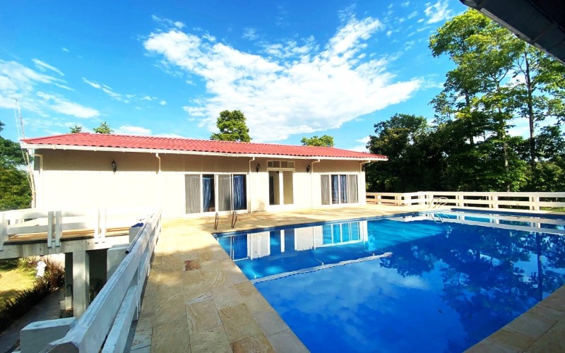 Casa Finca en Doradal, oportunidad única.