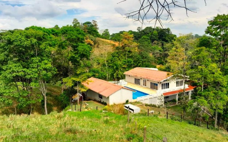 Casa Finca en Doradal, oportunidad única.