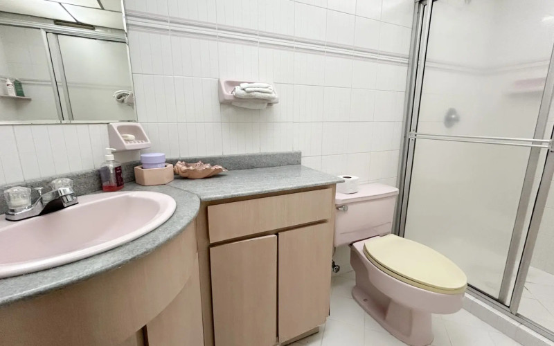 174 m2 Duplex Penthouse for Sale in Envigado | Prime Location | 