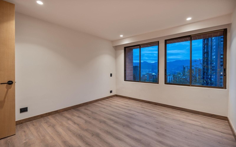 Fully Renovated 190 m² Apartment with 3 Bedrooms, 2 Balconies, and 24/7 Security – Perfect for Families