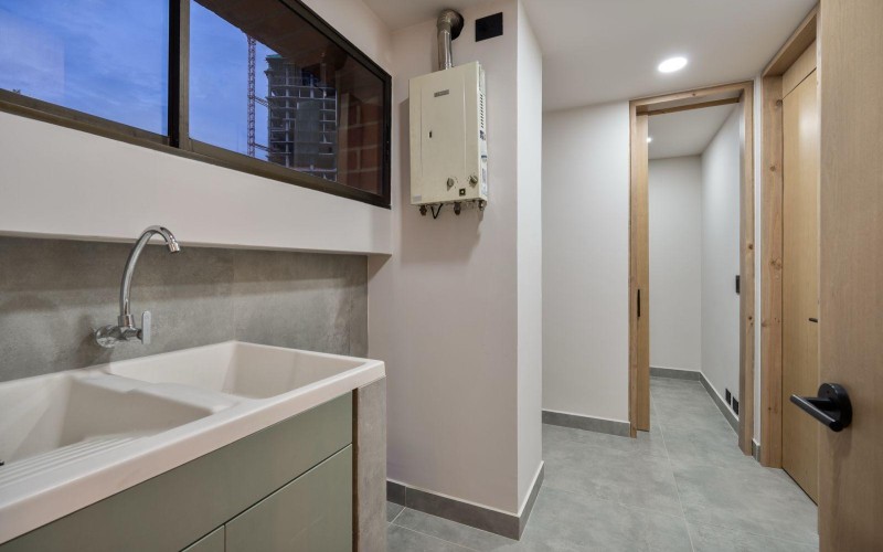 Fully Renovated 190 m² Apartment with 3 Bedrooms, 2 Balconies, and 24/7 Security – Perfect for Families