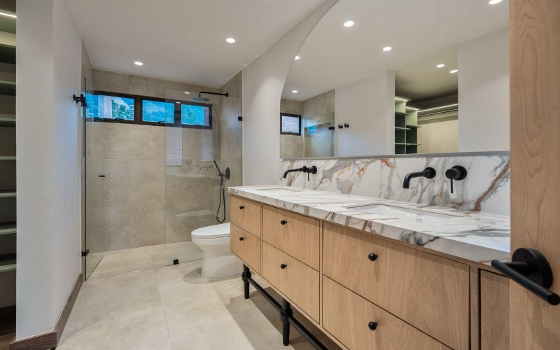 Fully Renovated 190 m² Apartment with 3 Bedrooms, 2 Balconies, and 24/7 Security – Perfect for Families