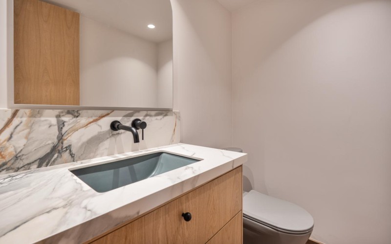 Fully Renovated 190 m² Apartment with 3 Bedrooms, 2 Balconies, and 24/7 Security – Perfect for Families
