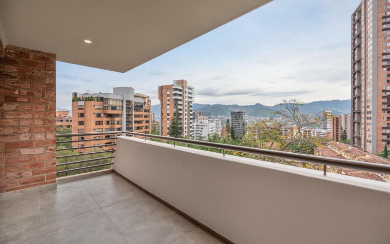 Fully Renovated 190 m² Apartment with 3 Bedrooms, 2 Balconies, and 24/7 Security – Perfect for Families