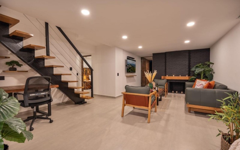 195 m² Industrial-Style Duplex in Provenza with Jacuzzi, BBQ Area, and Strong Rental Potential – Fully Renovated and Steps Away from Medellin’s Best Dining!