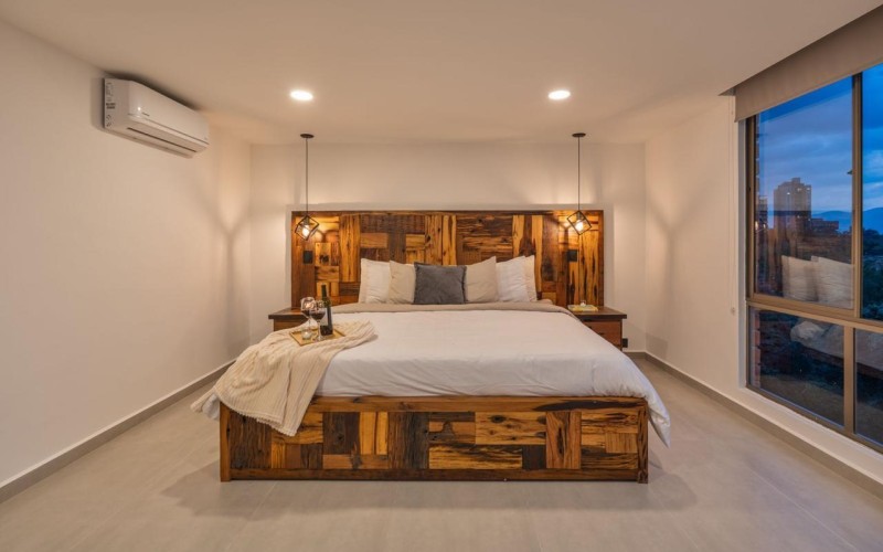 195 m² Industrial-Style Duplex in Provenza with Jacuzzi, BBQ Area, and Strong Rental Potential – Fully Renovated and Steps Away from Medellin’s Best Dining!