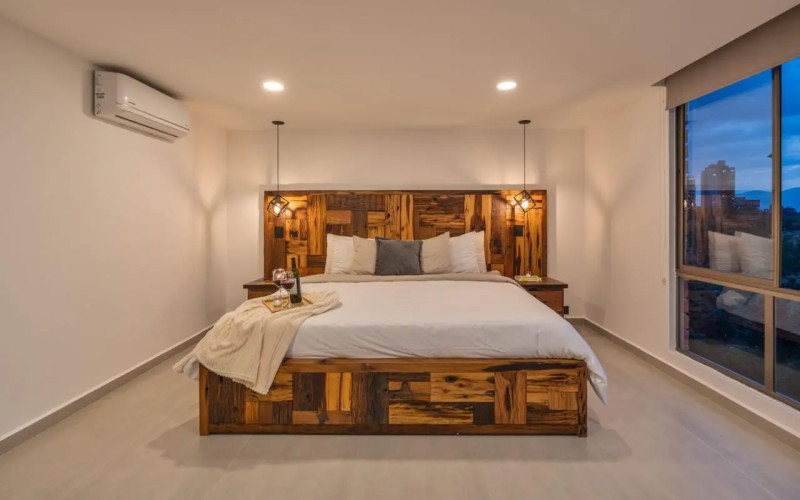 195 m² Industrial-Style Duplex in Provenza with Jacuzzi, BBQ Area, and Strong Rental Potential – Fully Renovated and Steps Away from Medellin’s Best Dining!