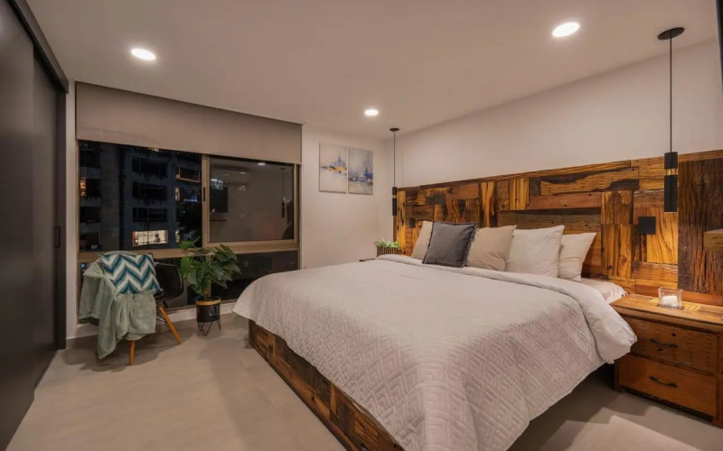 195 m² Industrial-Style Duplex in Provenza with Jacuzzi, BBQ Area, and Strong Rental Potential – Fully Renovated and Steps Away from Medellin’s Best Dining!