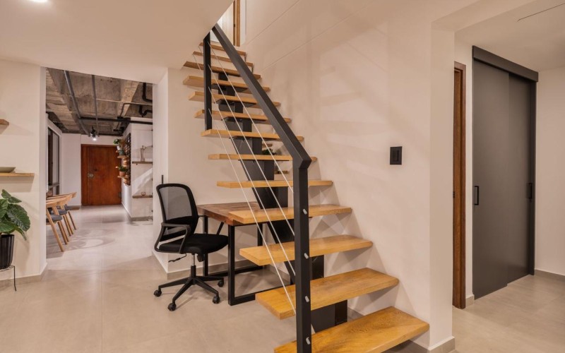 195 m² Industrial-Style Duplex in Provenza with Jacuzzi, BBQ Area, and Strong Rental Potential – Fully Renovated and Steps Away from Medellin’s Best Dining!