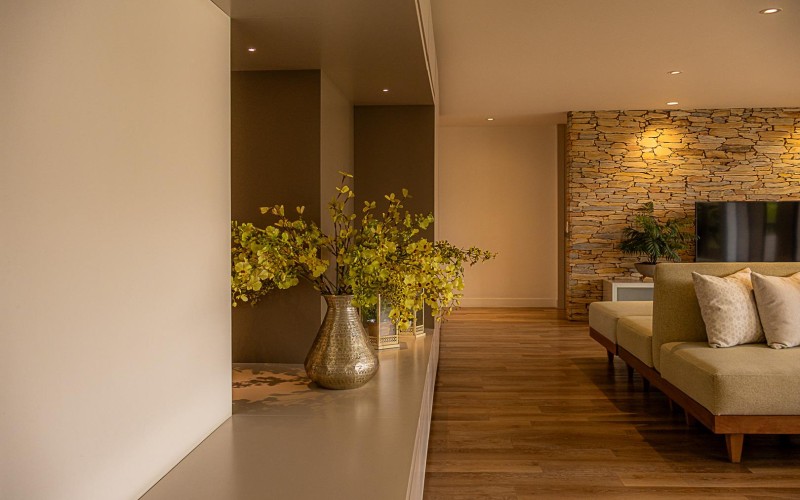 Apartamento de Lujo Remodelado en El Poblado con Vista y Ubicación Privilegiada