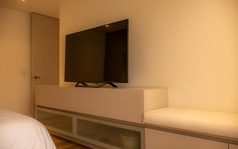 Apartamento de Lujo Remodelado en El Poblado con Vista y Ubicación Privilegiada