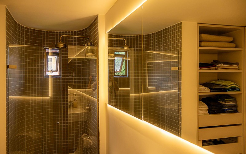 Apartamento de Lujo Remodelado en El Poblado con Vista y Ubicación Privilegiada