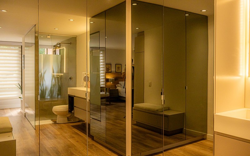 Apartamento de Lujo Remodelado en El Poblado con Vista y Ubicación Privilegiada