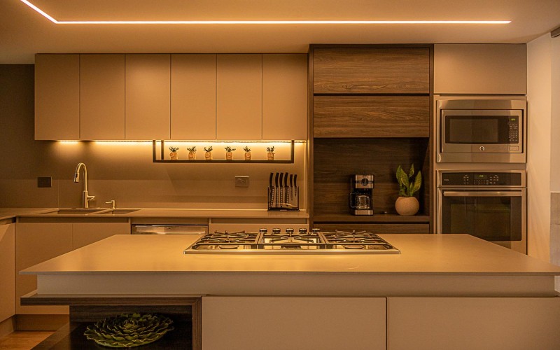 Apartamento de Lujo Remodelado en El Poblado con Vista y Ubicación Privilegiada