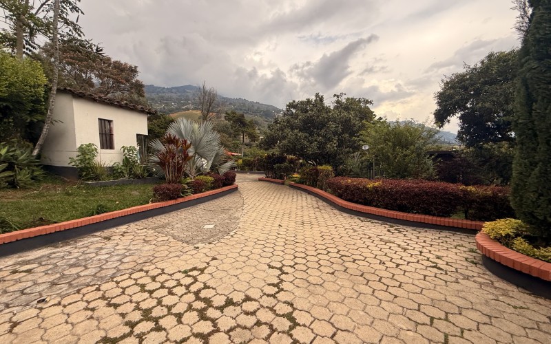 Charming Villa Esther Farm | Ideal for Eco-Living with Airbnb-Style Daily Rental Option or Investment Projects