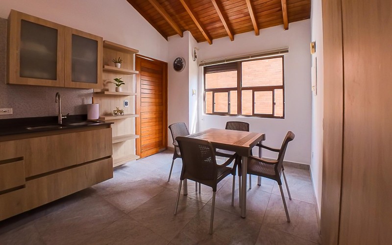 Moderno apartamento duplex en Laureles – Ideal para vivir o invertir