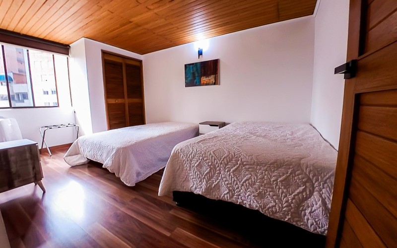 Moderno apartamento duplex en Laureles – Ideal para vivir o invertir