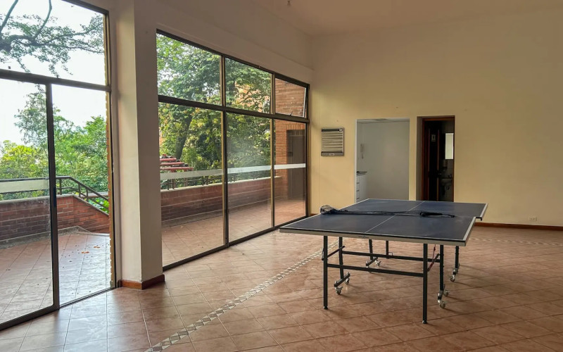 Renovated 165 m2 Apartment in El Tesoro, Medellin | 3 Bed + Den