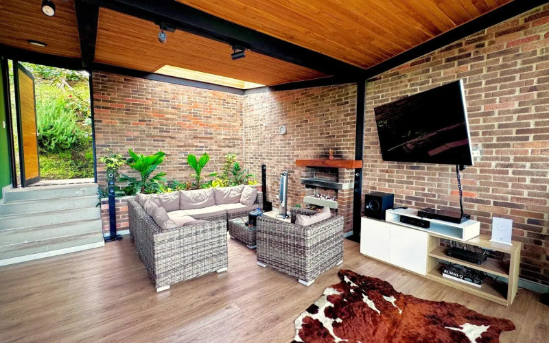 Gateaway house in Peñol (Nakúa) 133m2